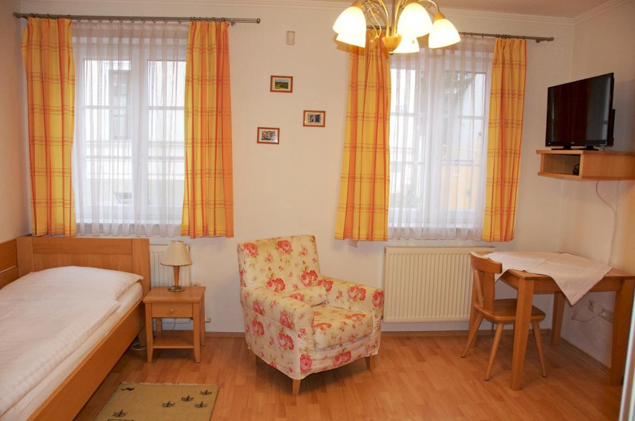 Privatzimmer Familie Schwarz Вена Номер фото